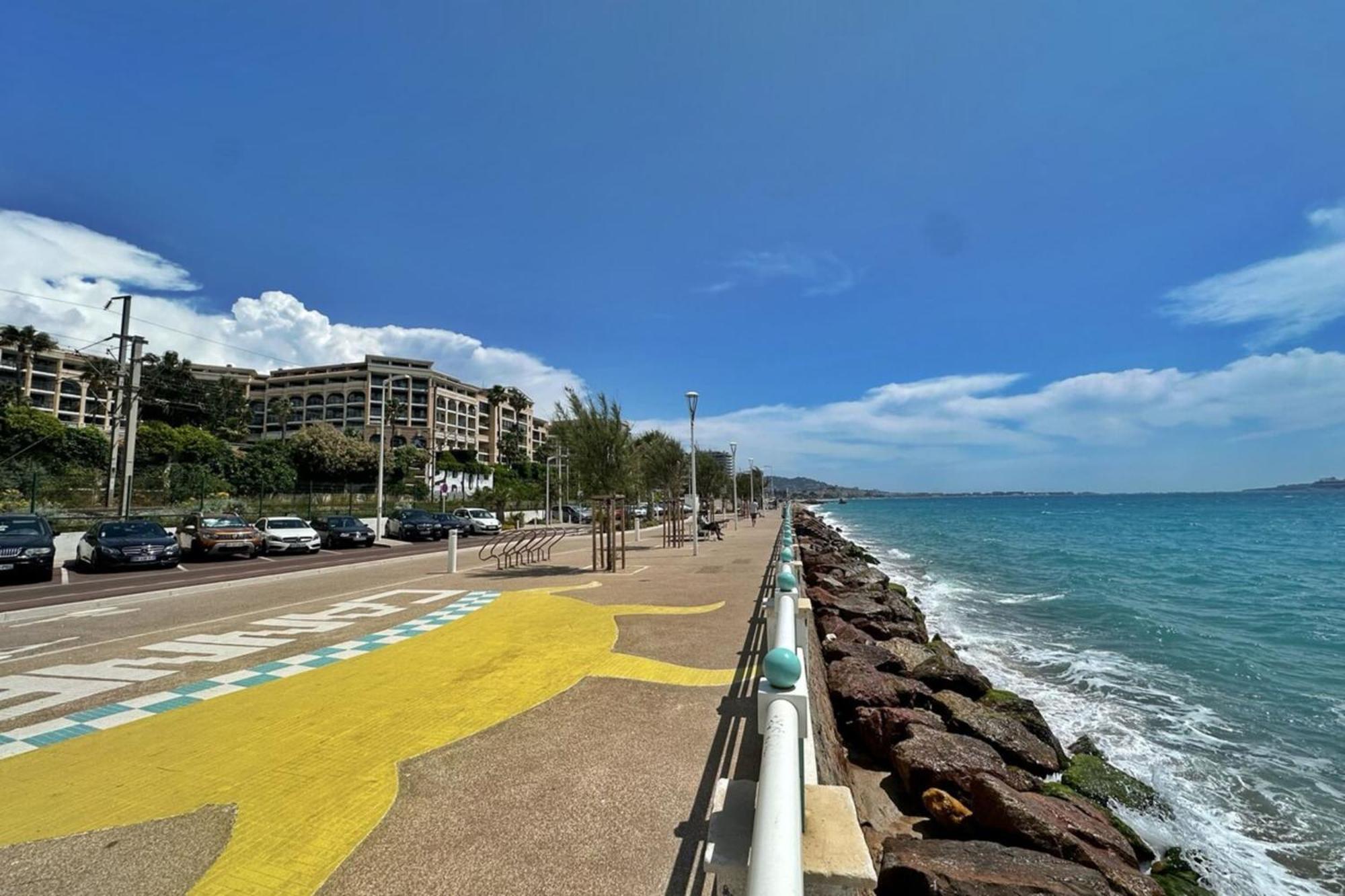 Le Seaview-quiet-swimming Pool-car Park-seafront Cannes