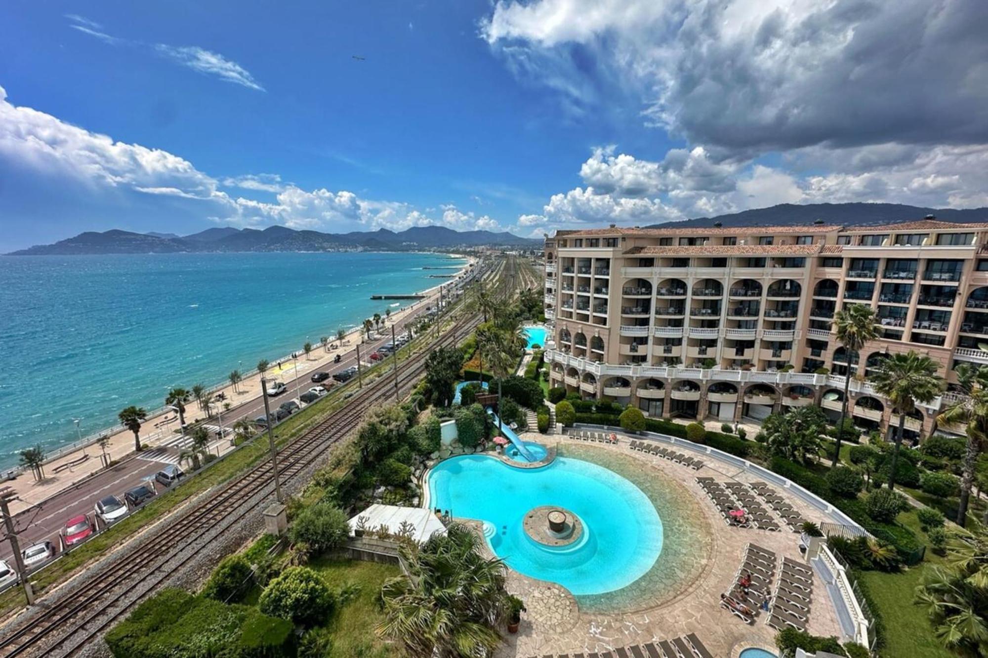 Le Seaview-quiet-swimming Pool-car Park-seafront * Cannes