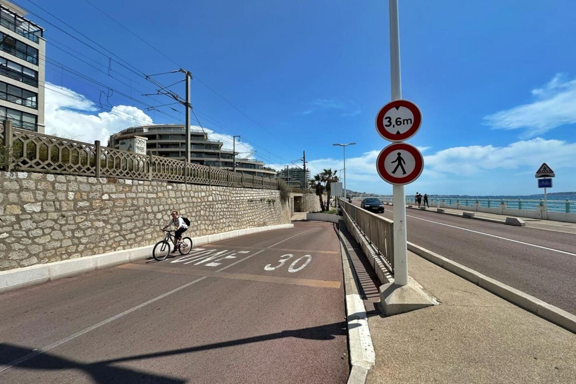 Apartment Le Seaview-quiet-swimming Pool-car Park-seafront Cannes